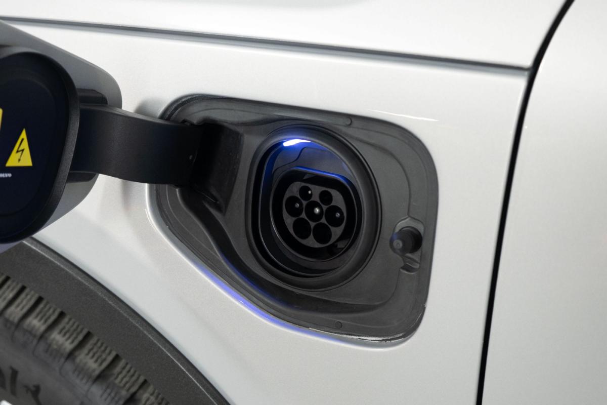 volvo-xc40-2022-hibrido-a-gasolina-1477cc
