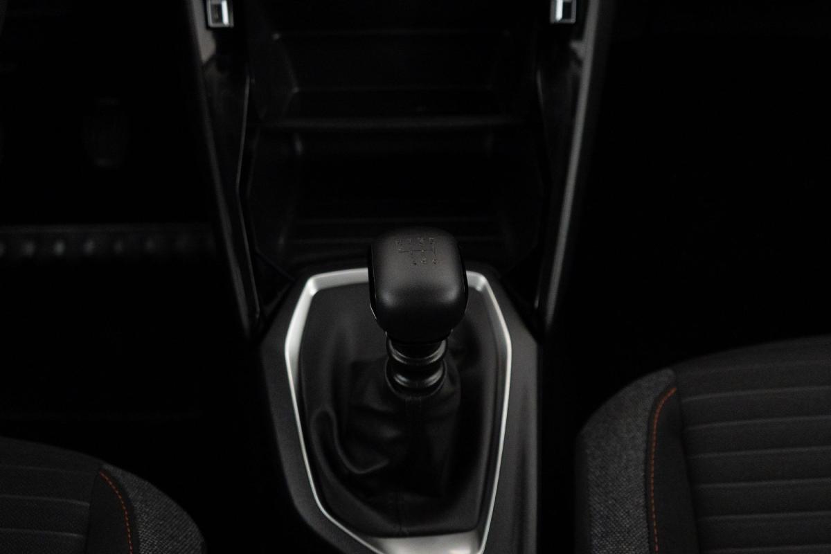 peugeot-2008-2022-gasolina-1199cc