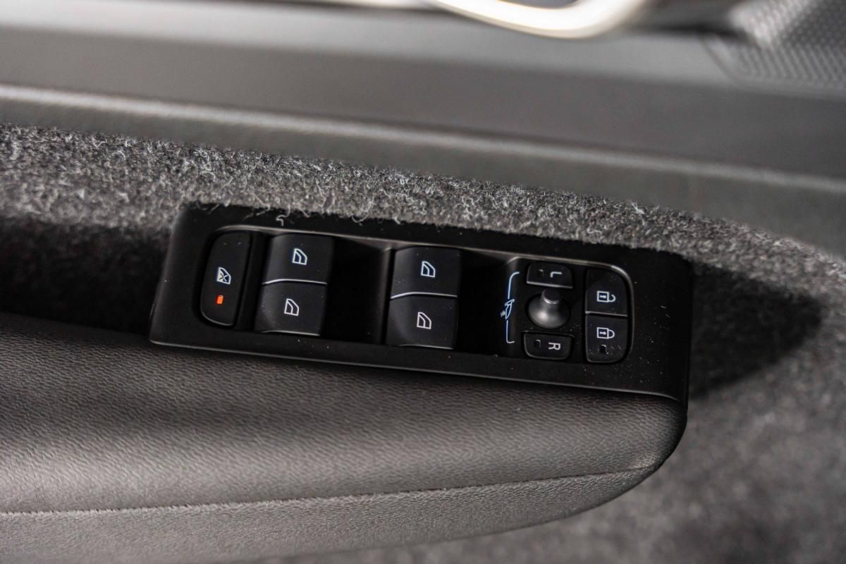 volvo-xc40-2021-hibrido-a-gasolina-1477cc