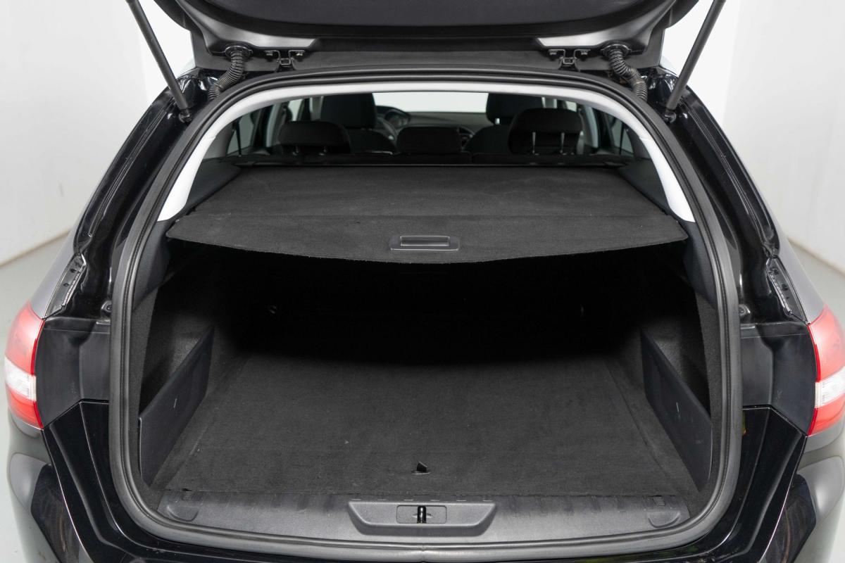 peugeot-308-sw-2016-diesel-1560cc