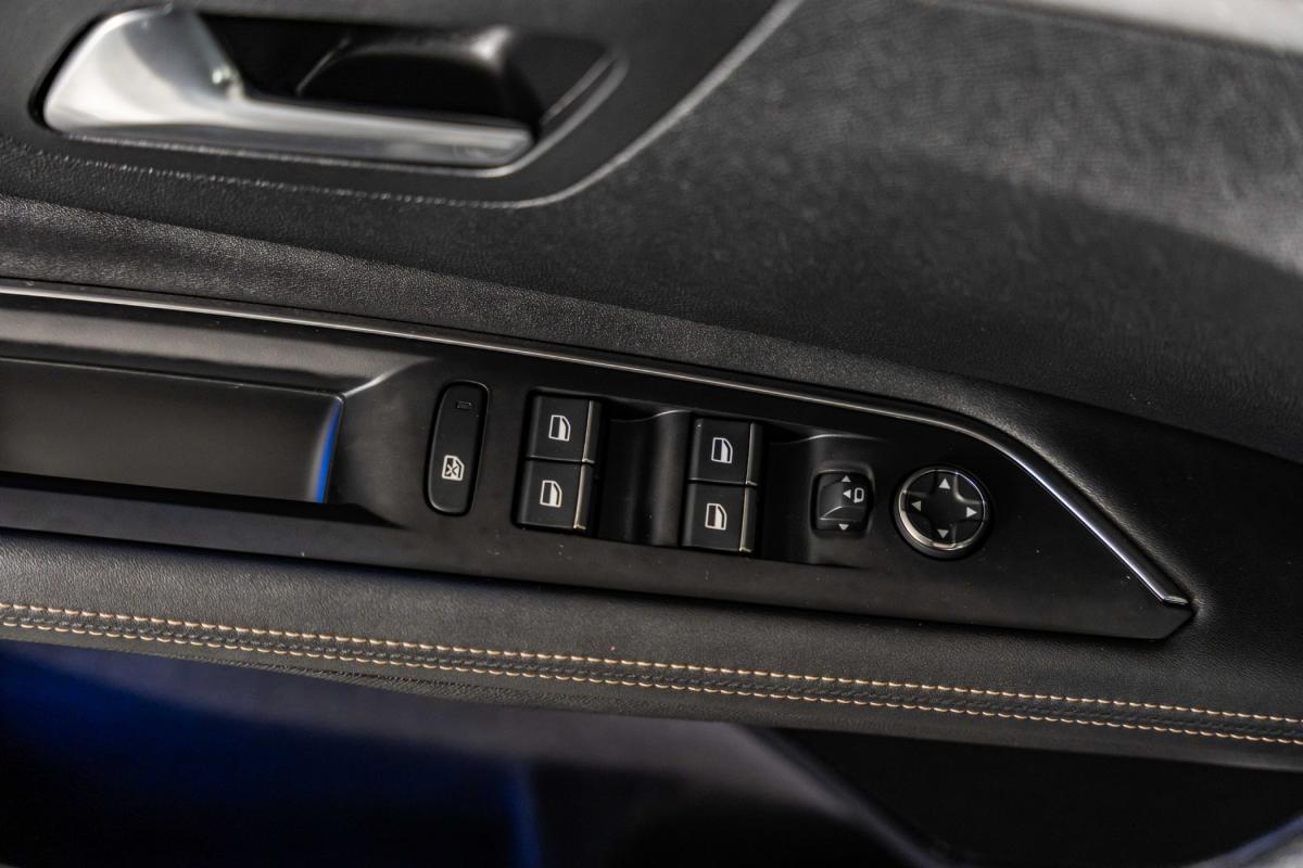 peugeot-3008-2022-hibrido-a-gasolina-1598cc