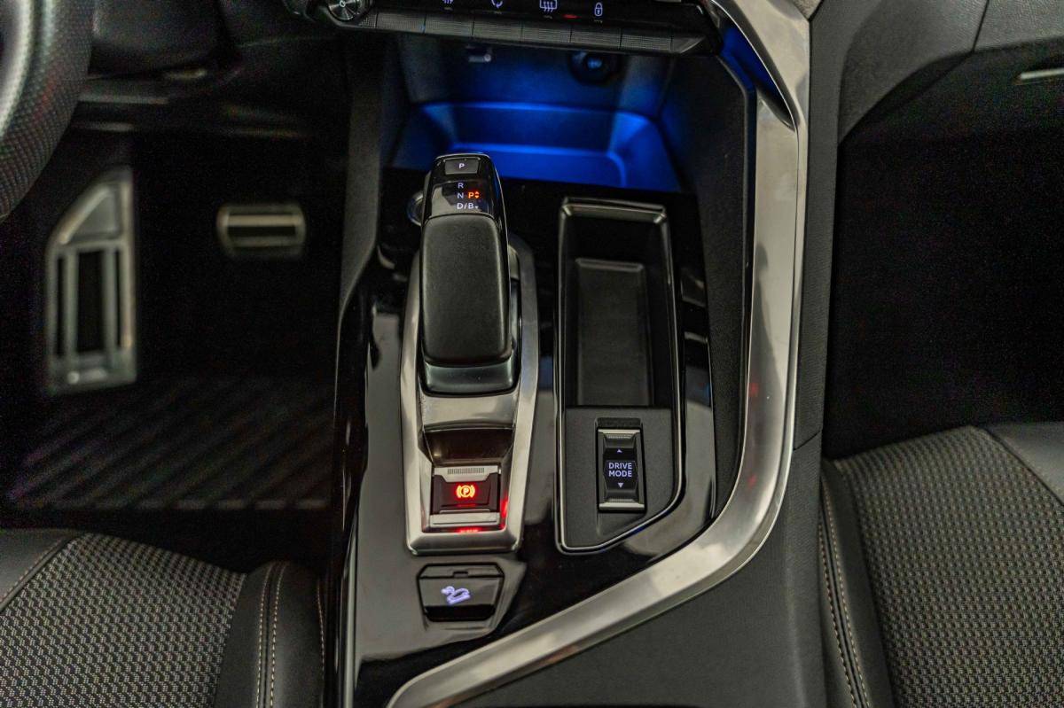 peugeot-3008-2022-hibrido-a-gasolina-1598cc