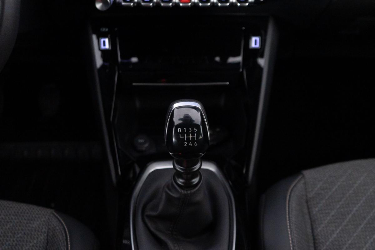 peugeot-2008-2024-gasolina-1199cc