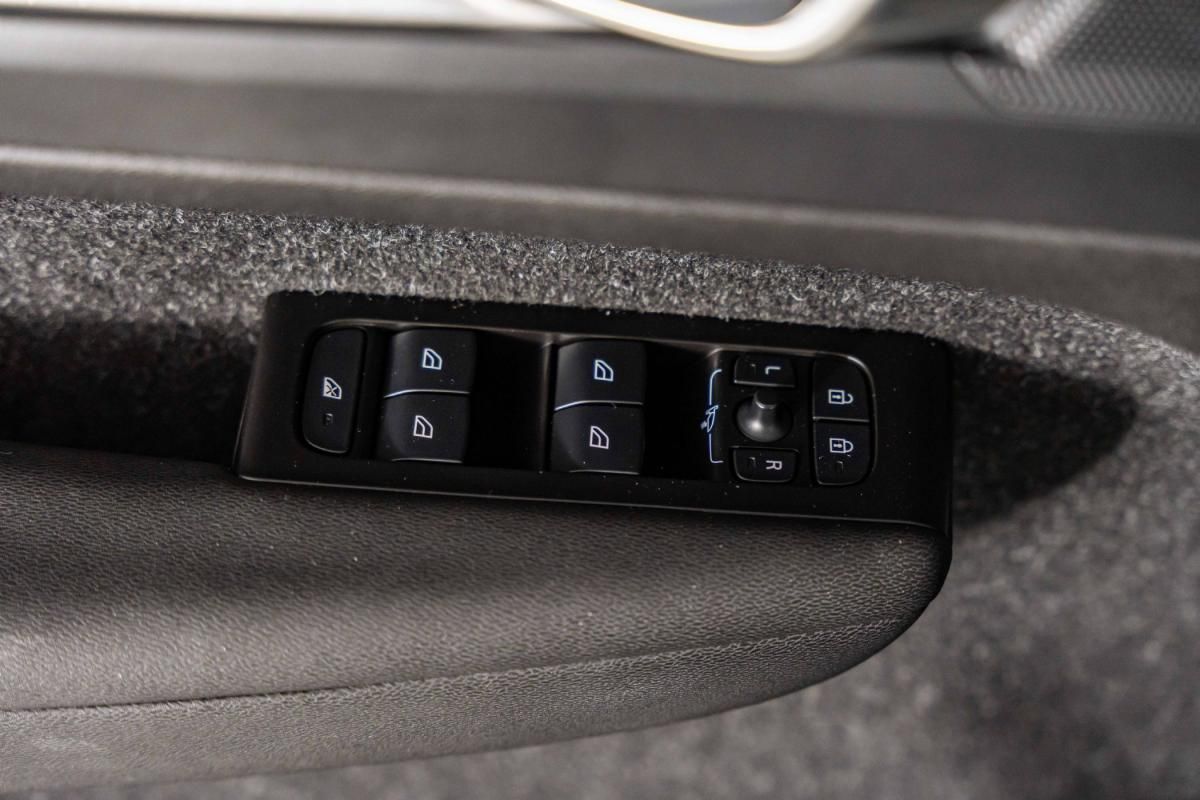 volvo-xc40-2021-hibrido-a-gasolina-1477cc