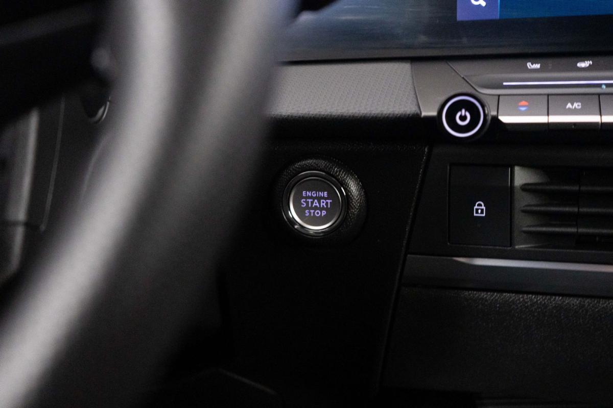 opel-astra-2025-gasolina-1199cc
