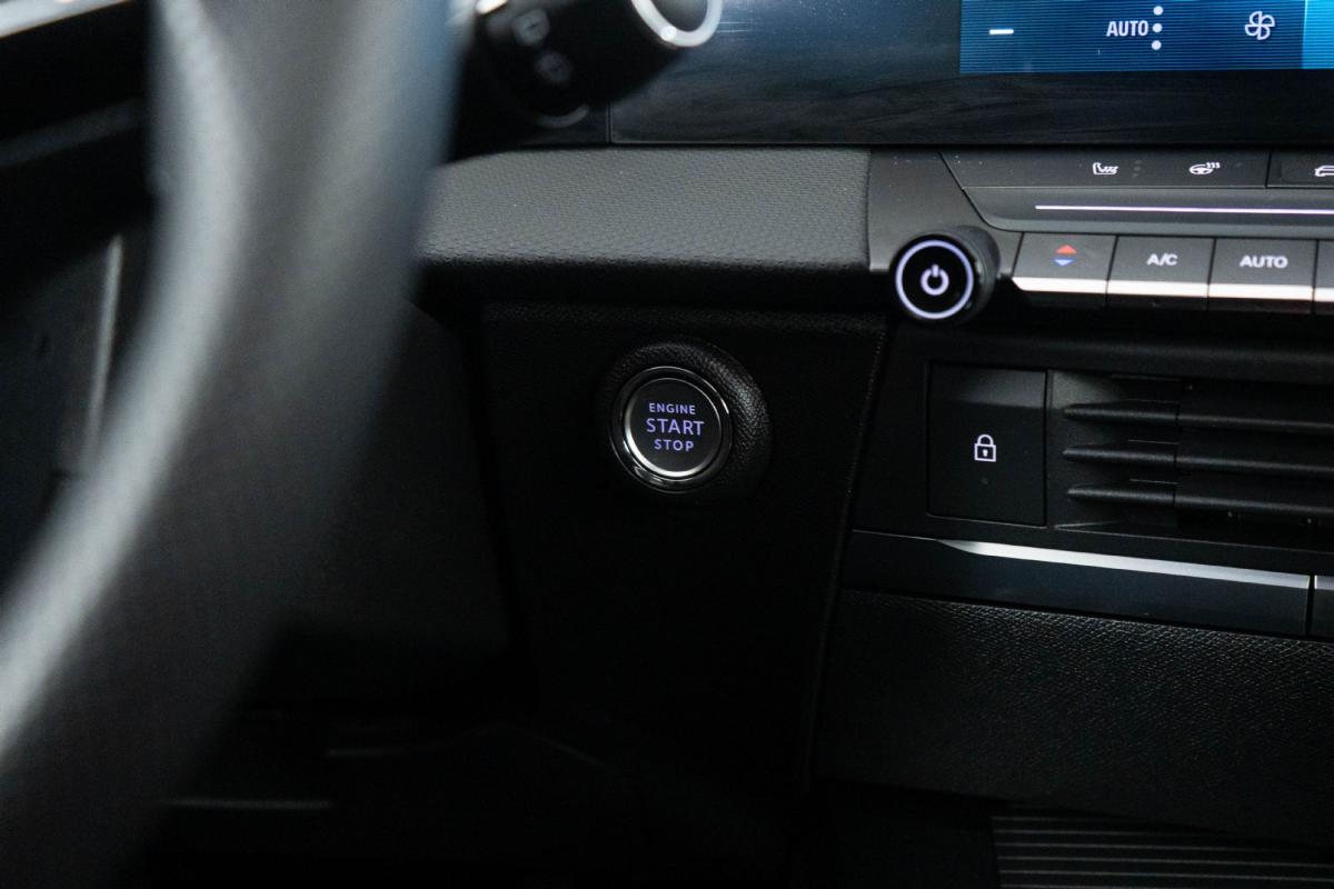 opel-astra-2025-gasolina-1199cc