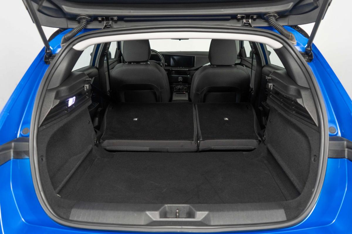 opel-astra-2023-gasolina-1199cc