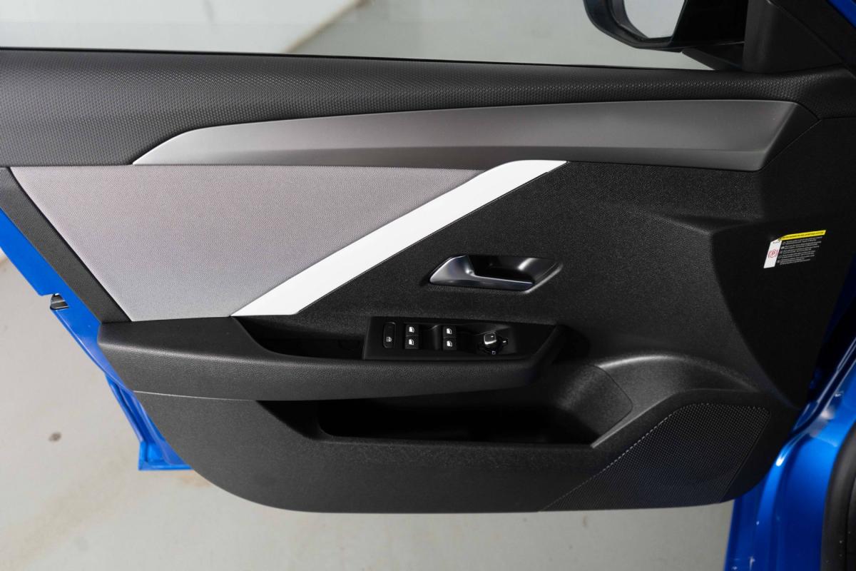 opel-astra-2023-gasolina-1199cc