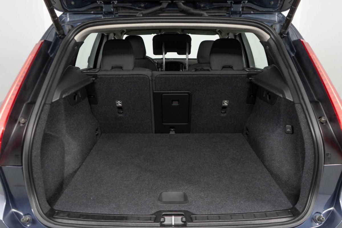 volvo-xc40-2022-hibrido-a-gasolina-1477cc
