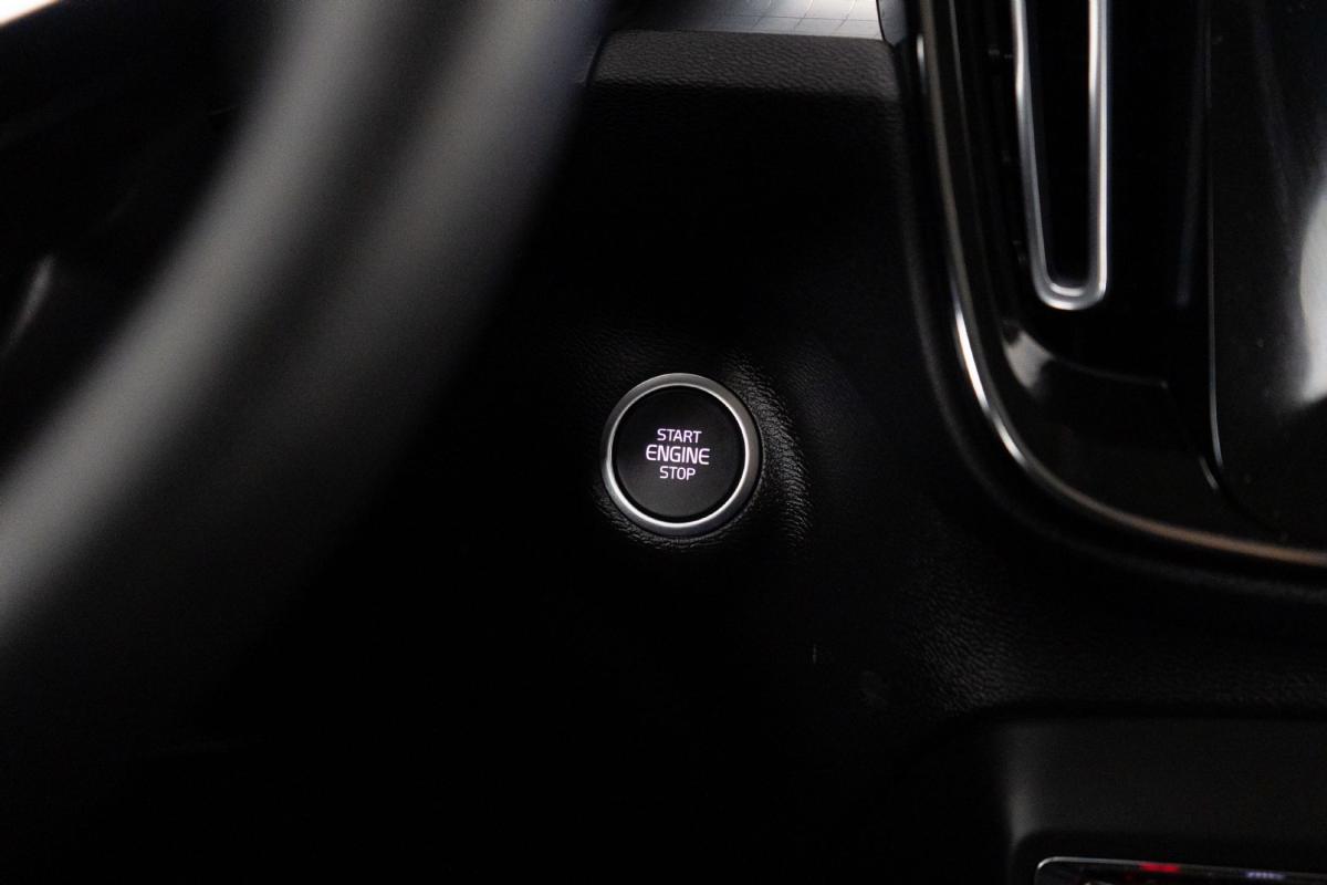 volvo-xc40-2022-hibrido-a-gasolina-1477cc