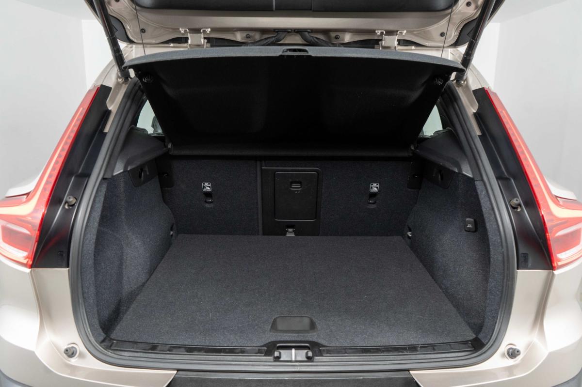 volvo-xc40-2022-hibrido-a-gasolina-1477cc