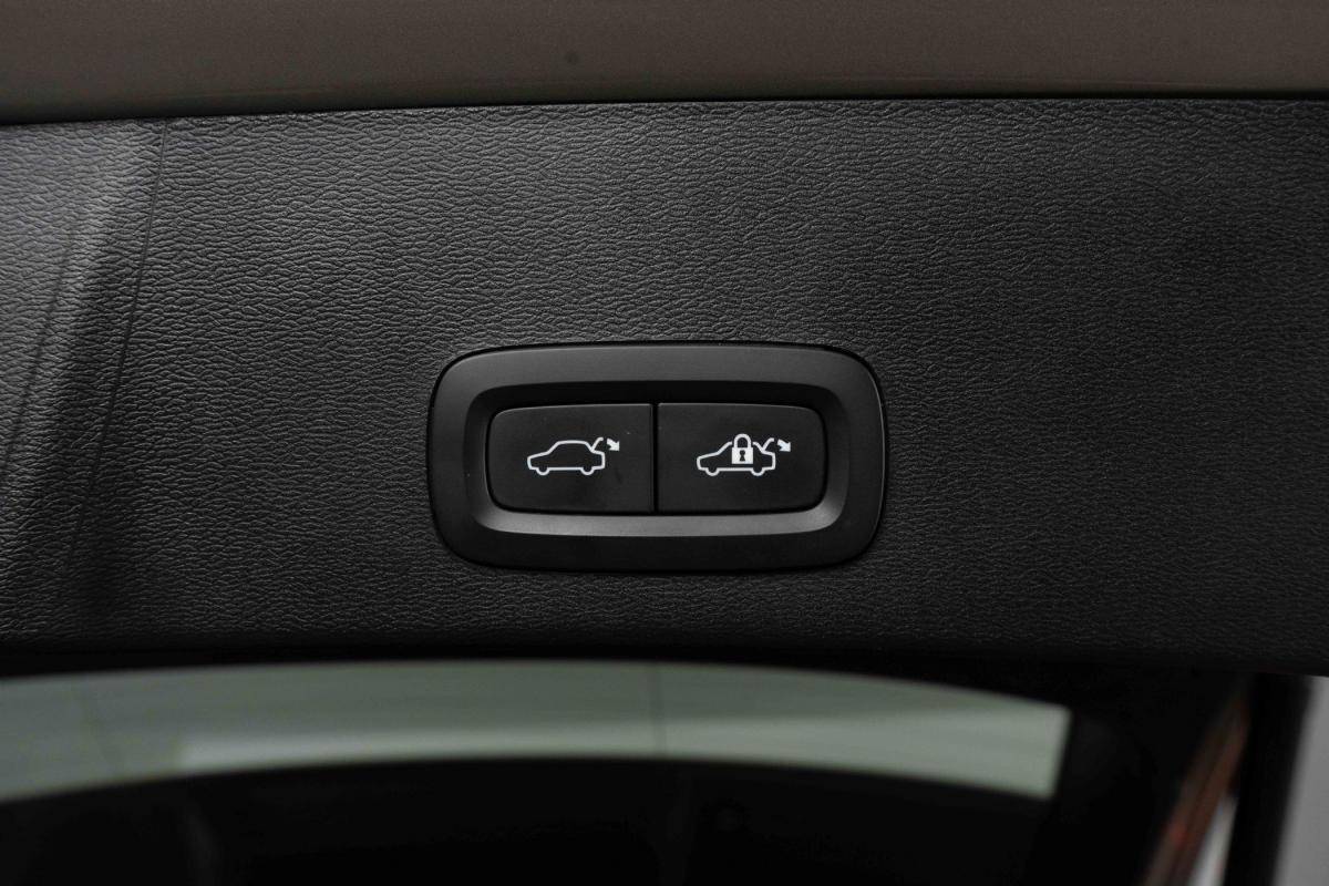 volvo-xc40-2022-hibrido-a-gasolina-1477cc