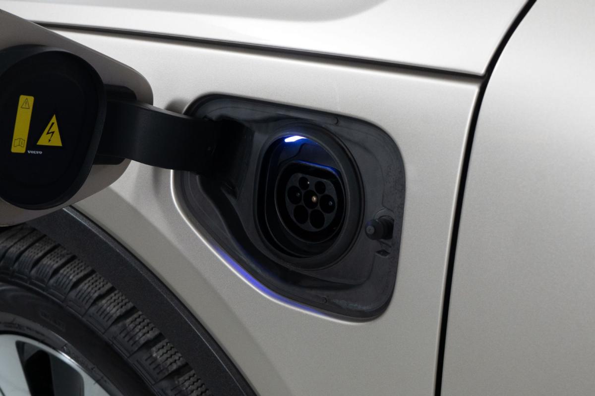 volvo-xc40-2022-hibrido-a-gasolina-1477cc