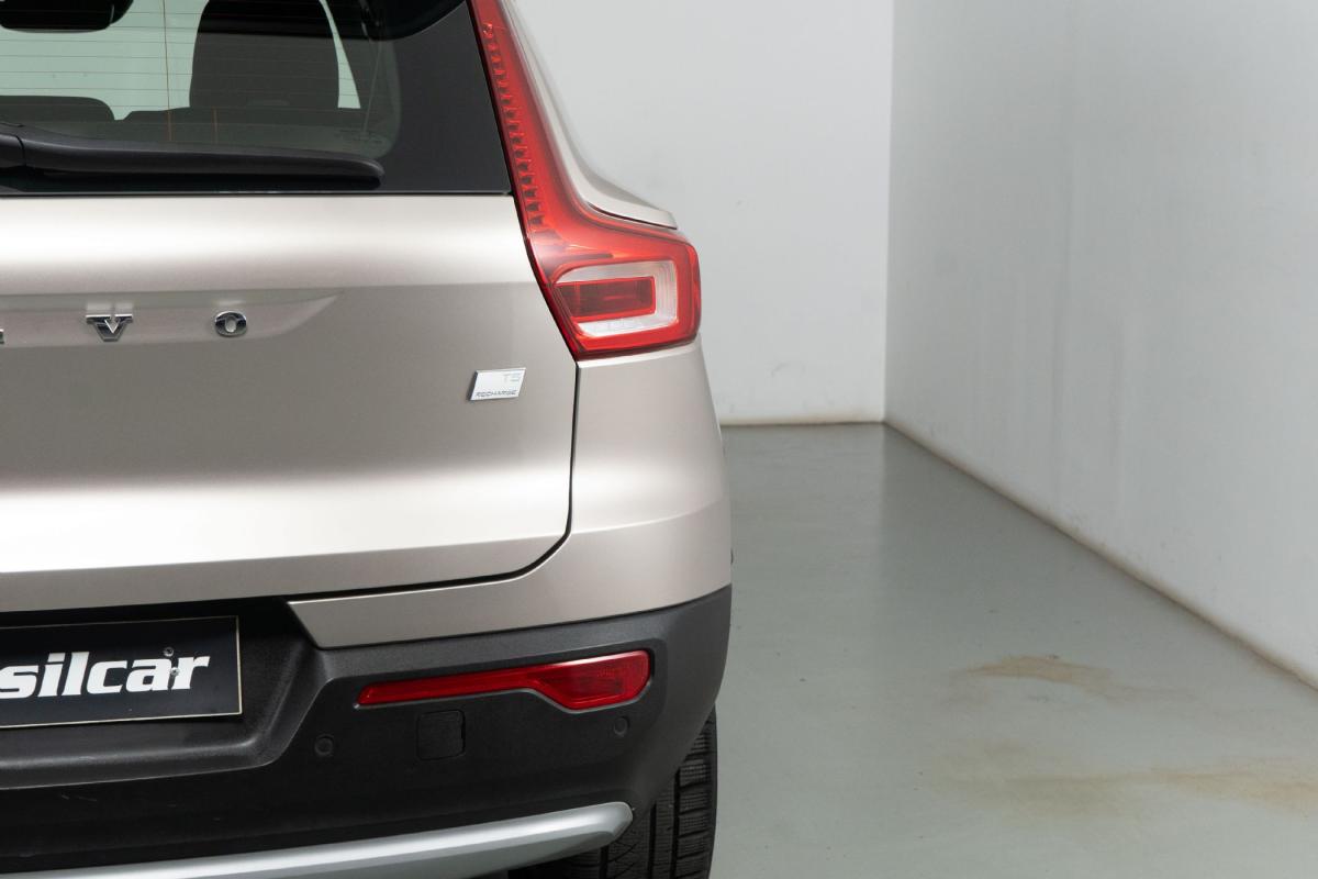 volvo-xc40-2022-hibrido-a-gasolina-1477cc
