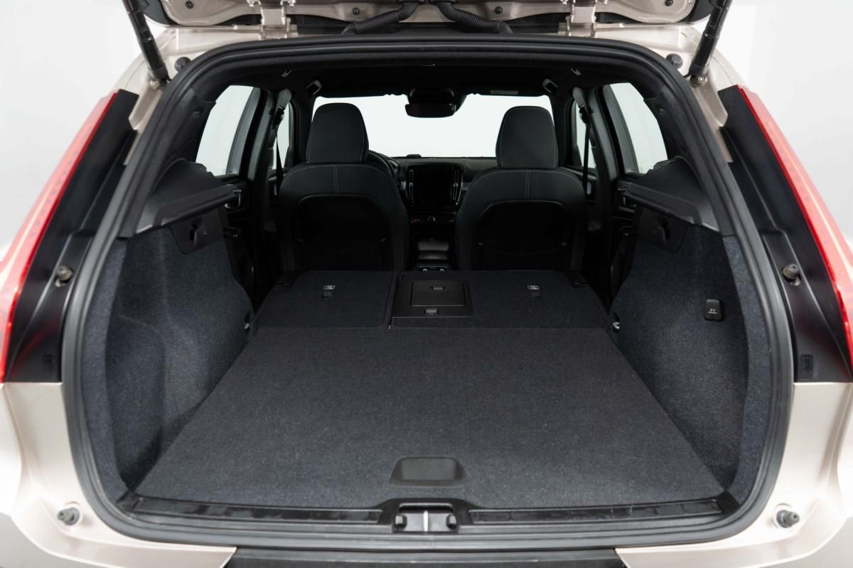 volvo-xc40-2022-hibrido-a-gasolina-1477cc