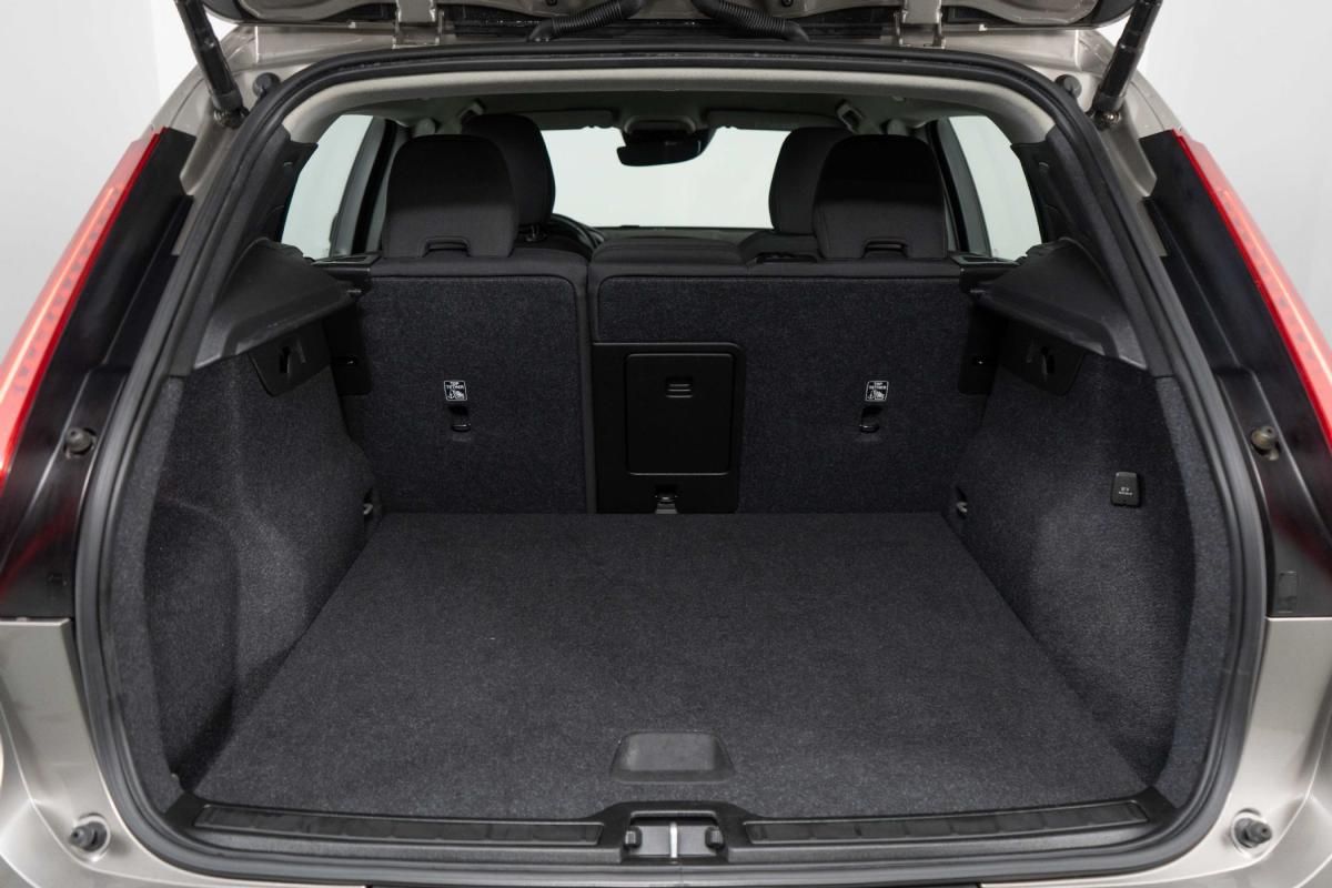 volvo-xc40-2021-hibrido-a-gasolina-1477cc