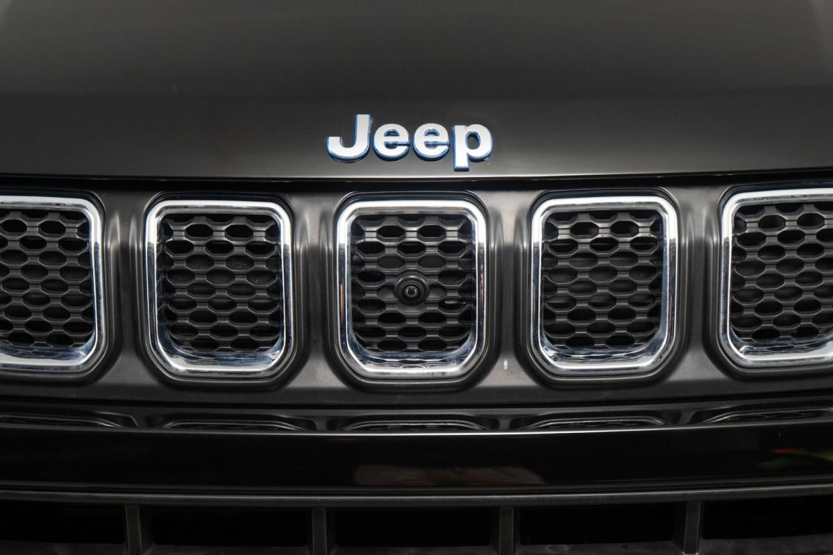 jeep-compass-2023-hibrido-a-gasolina-1332cc