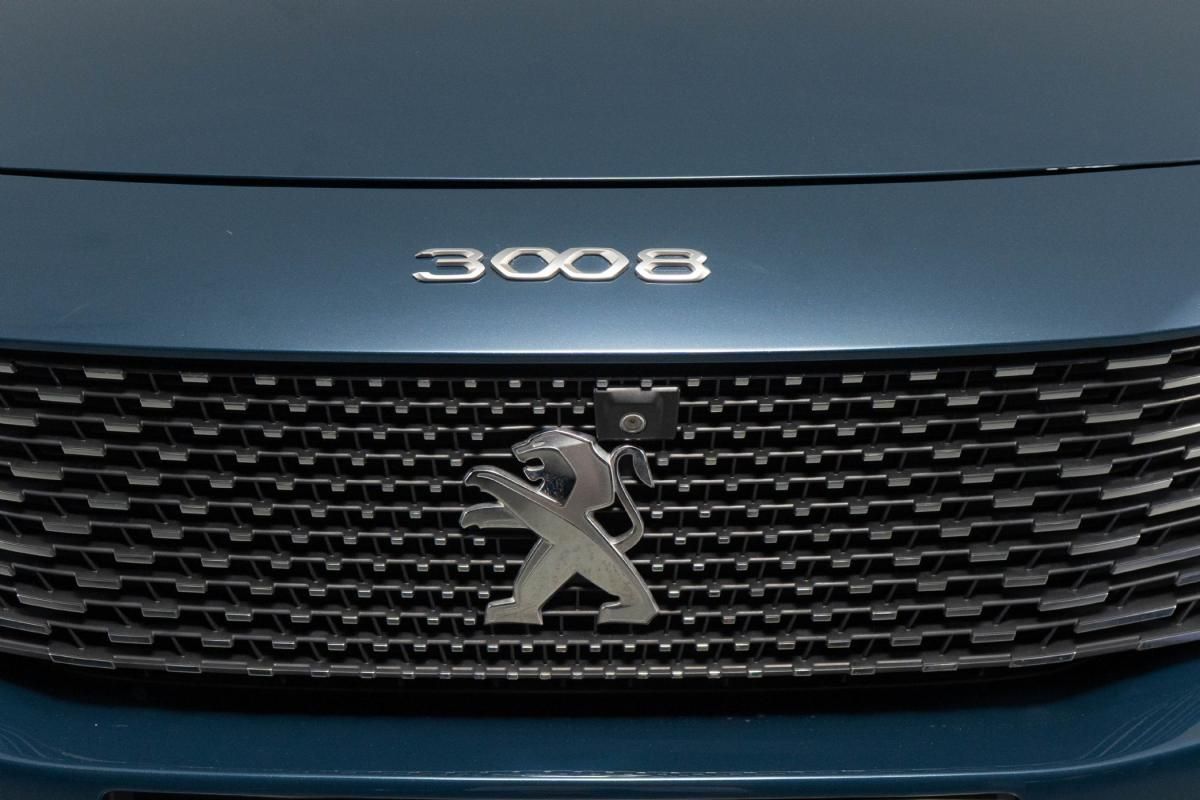 peugeot-3008-2022-hibrido-a-gasolina-1598cc