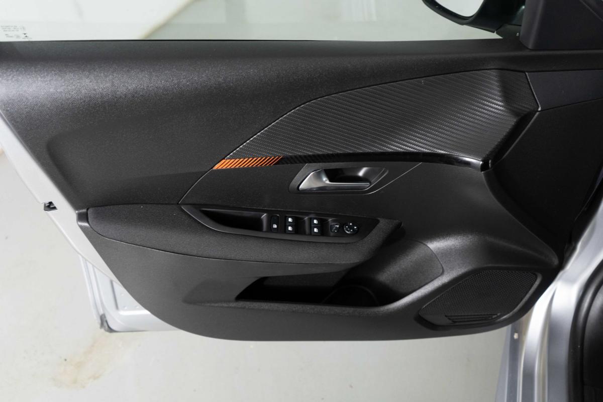 peugeot-208-2021-gasolina-1199cc
