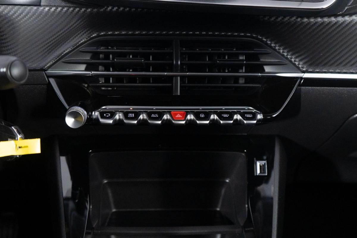 peugeot-208-2021-gasolina-1199cc