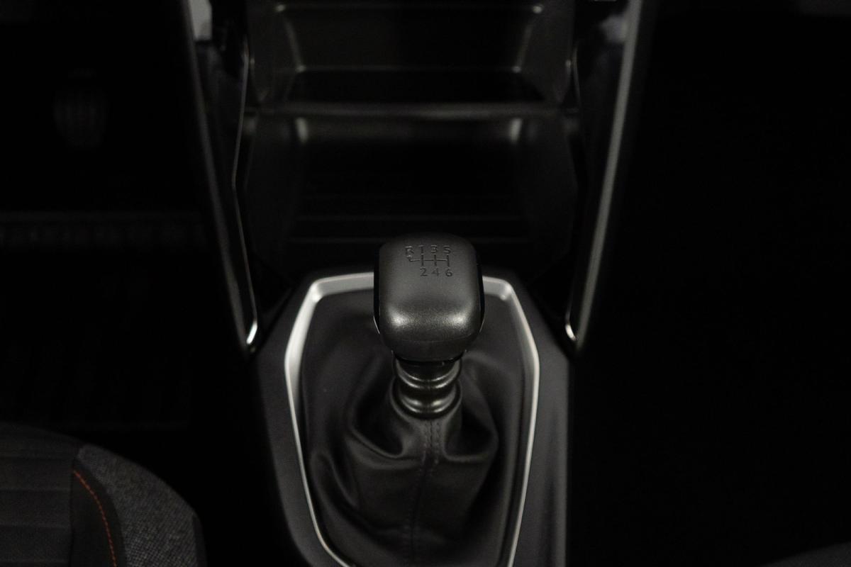 peugeot-208-2021-gasolina-1199cc