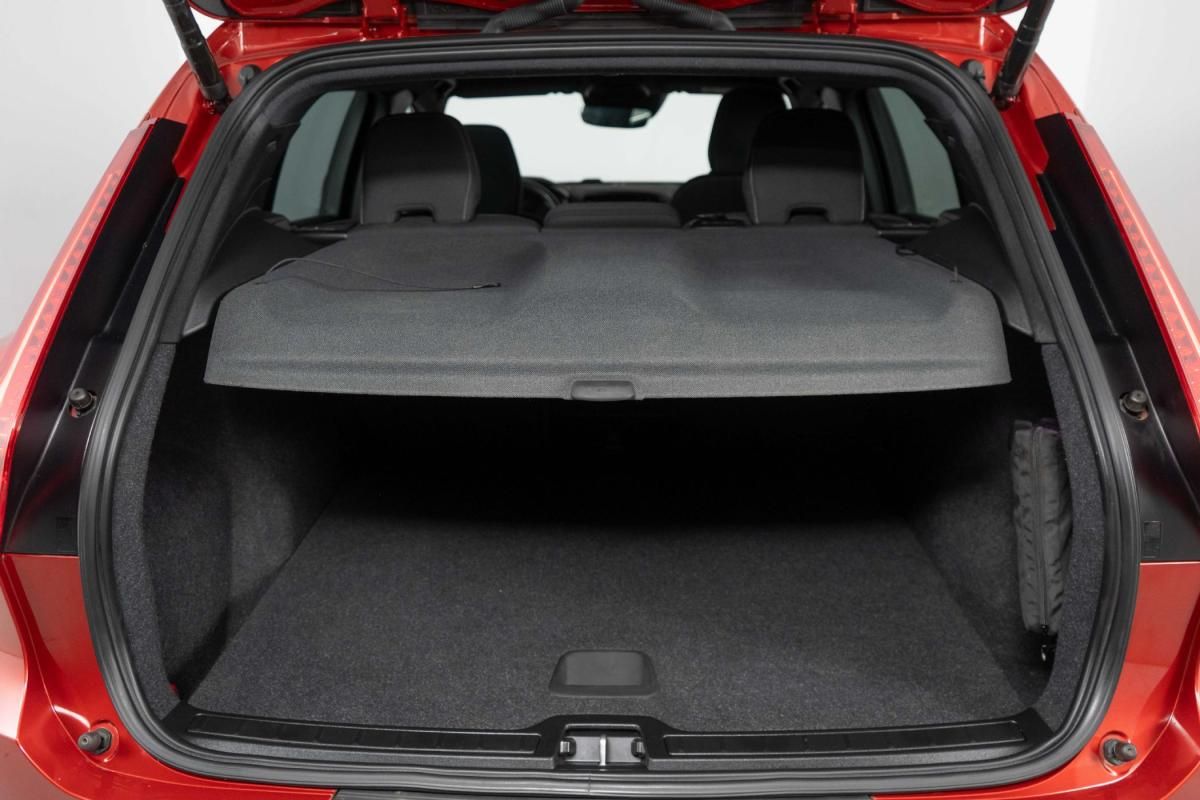 volvo-xc40-2021-hibrido-a-gasolina-1477cc