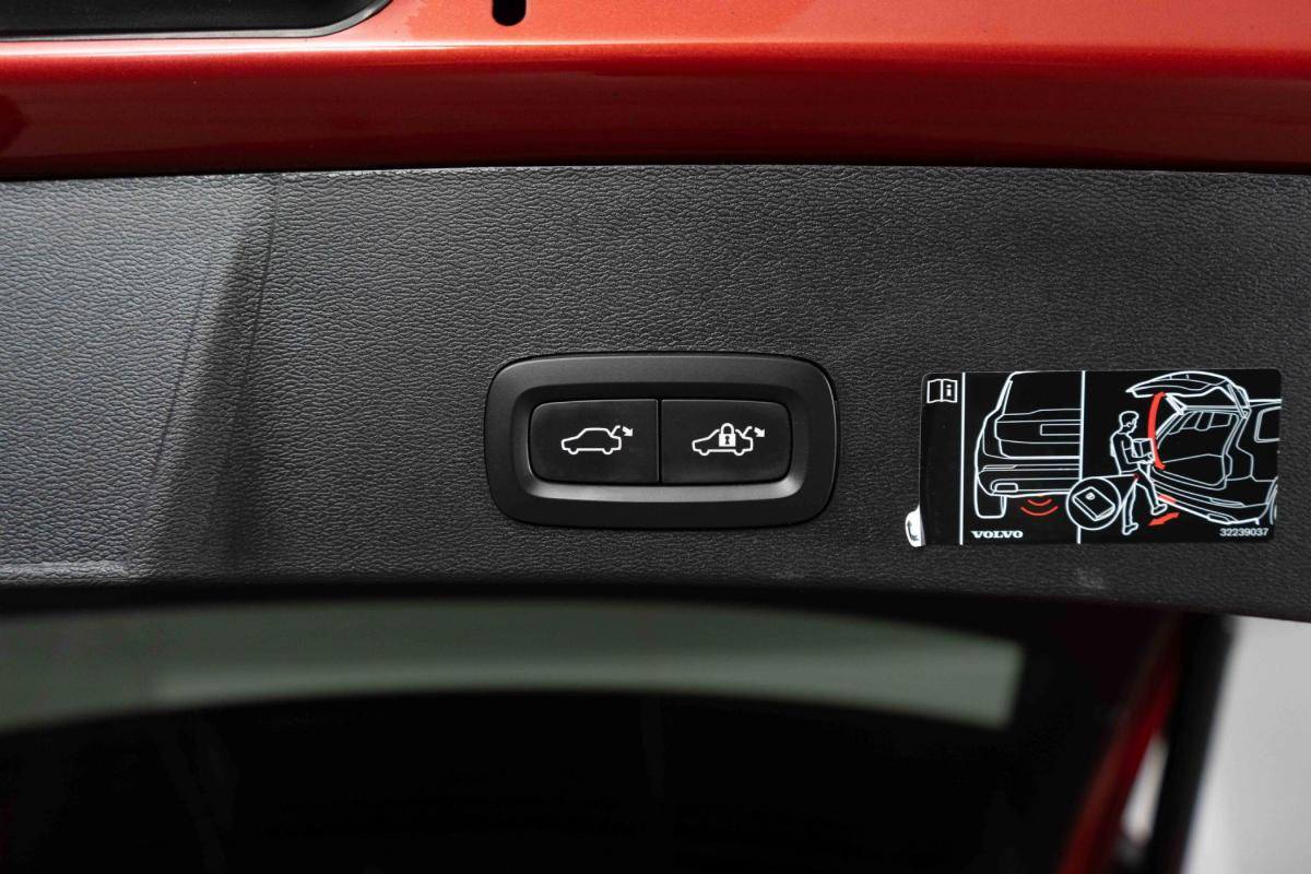 volvo-xc40-2021-hibrido-a-gasolina-1477cc