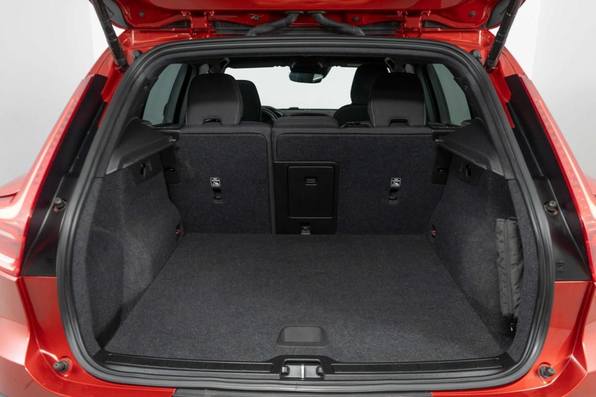 volvo-xc40-2021-hibrido-a-gasolina-1477cc