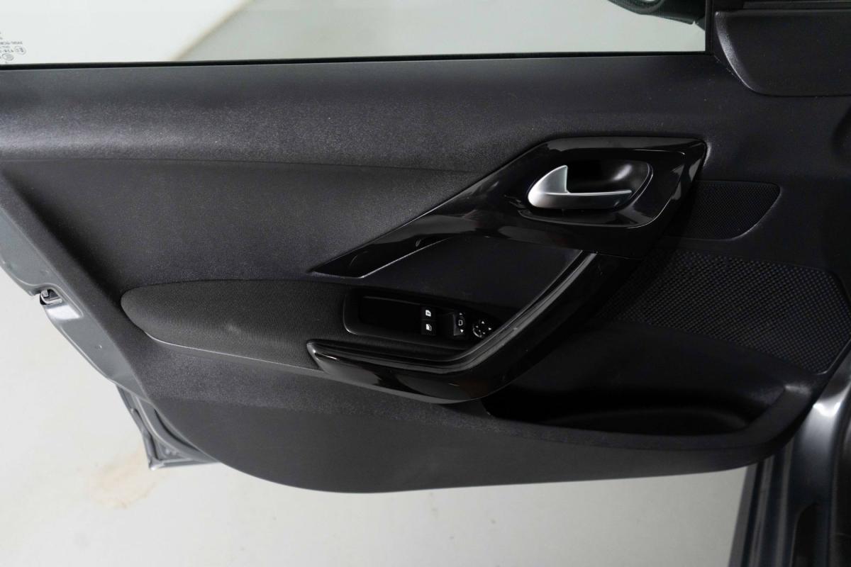 peugeot-208-2016-gasolina-1199cc