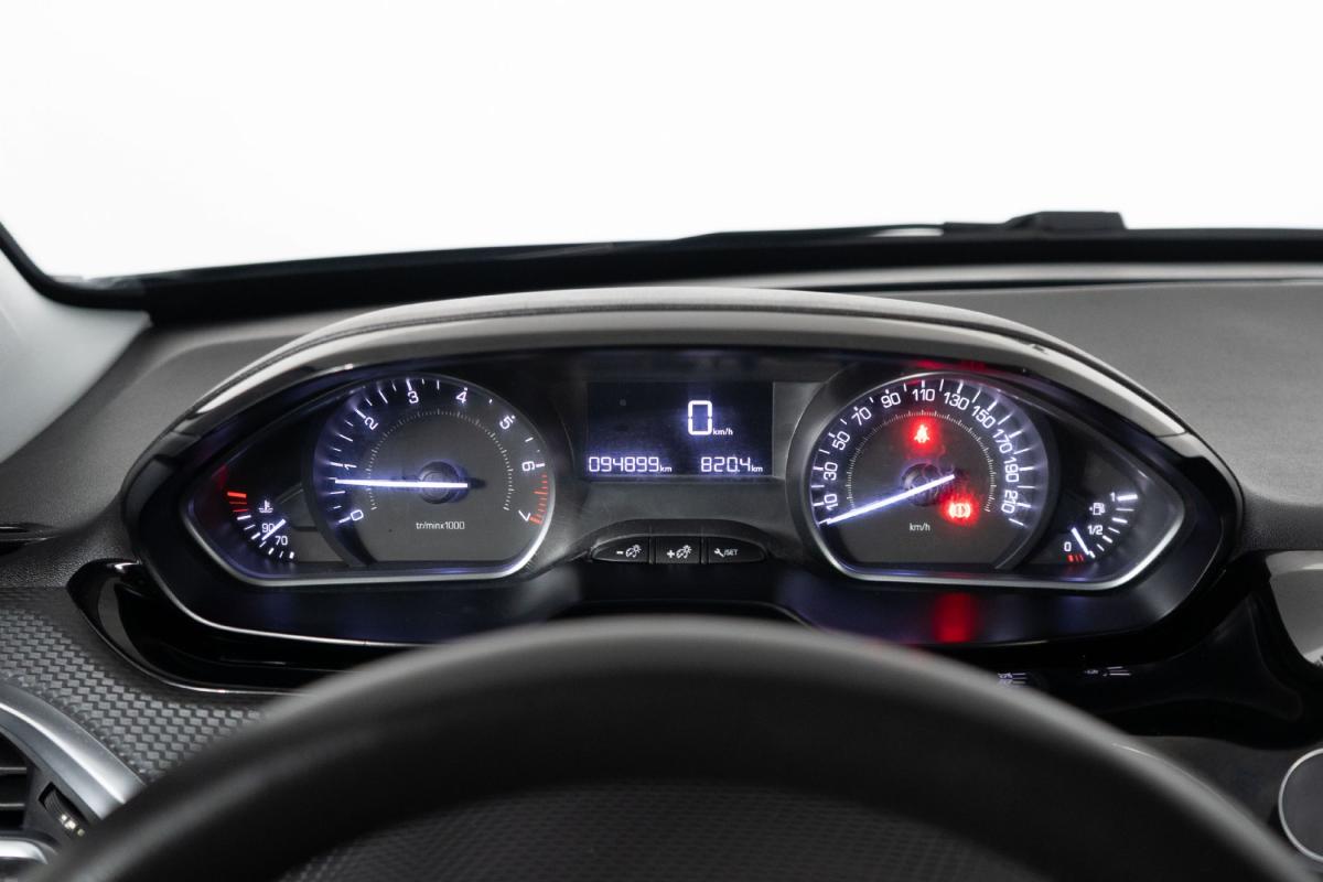 peugeot-208-2016-gasolina-1199cc