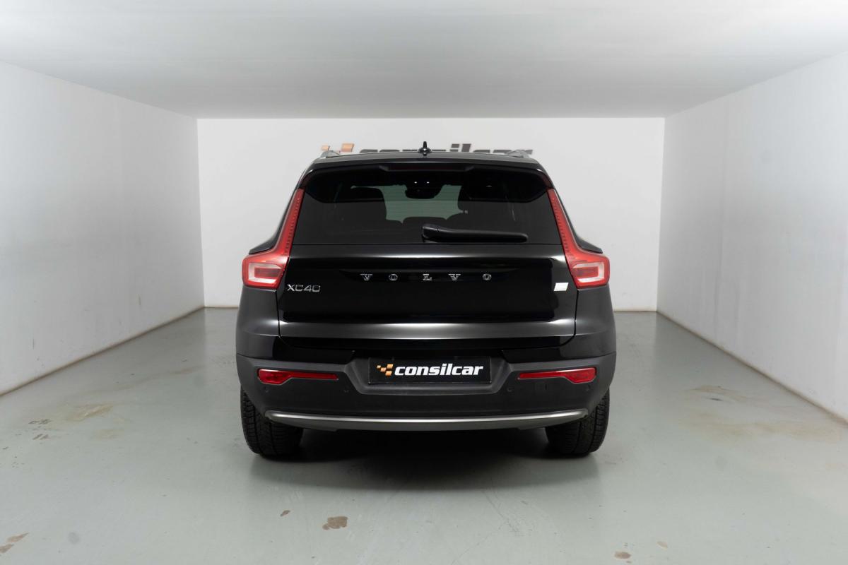 volvo-xc40-2023-hibrido-a-gasolina-1477cc