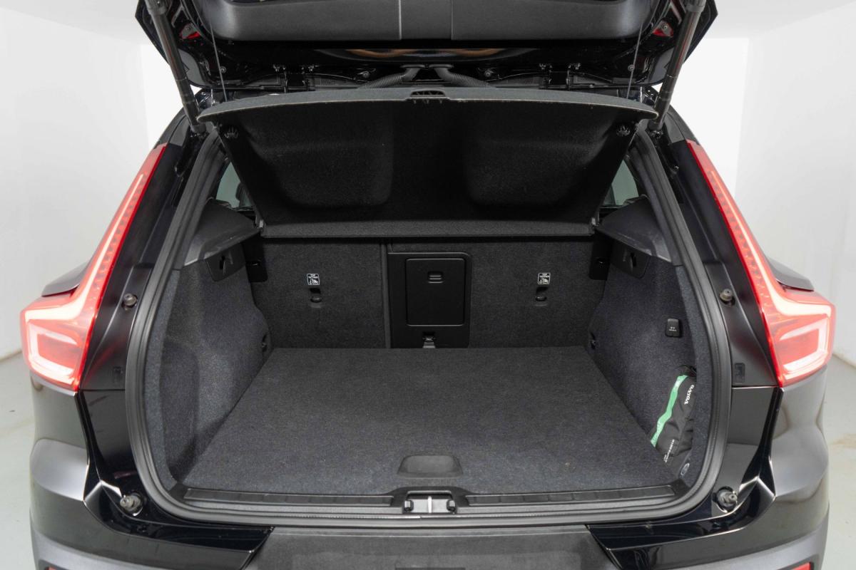 volvo-xc40-2023-hibrido-a-gasolina-1477cc