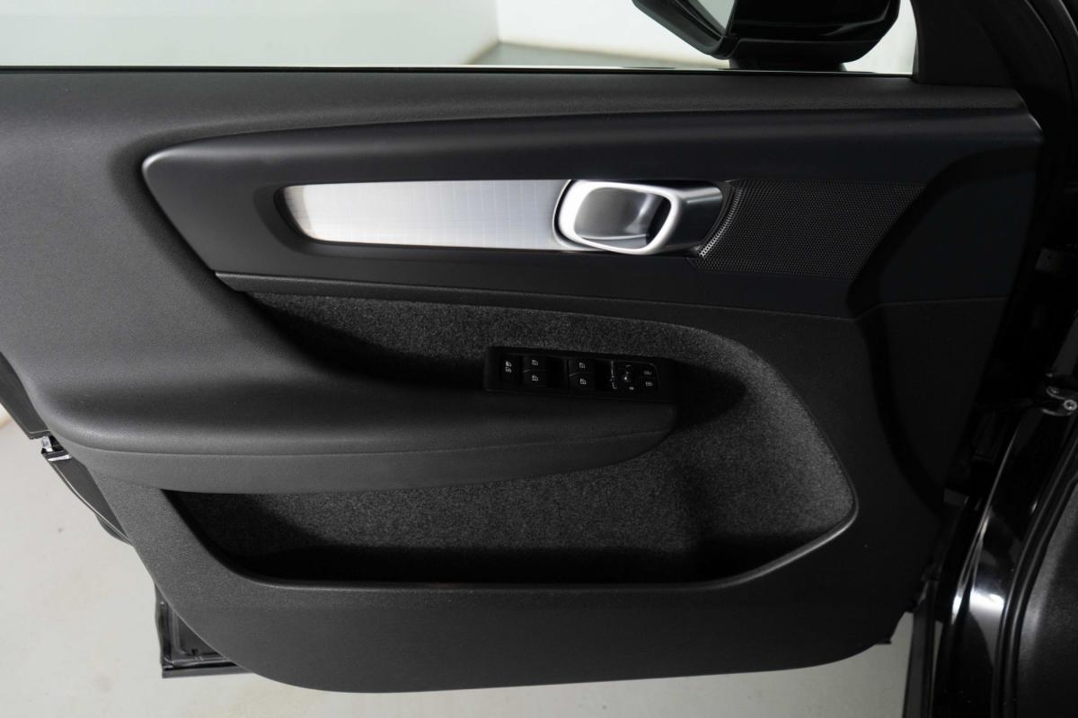 volvo-xc40-2023-hibrido-a-gasolina-1477cc