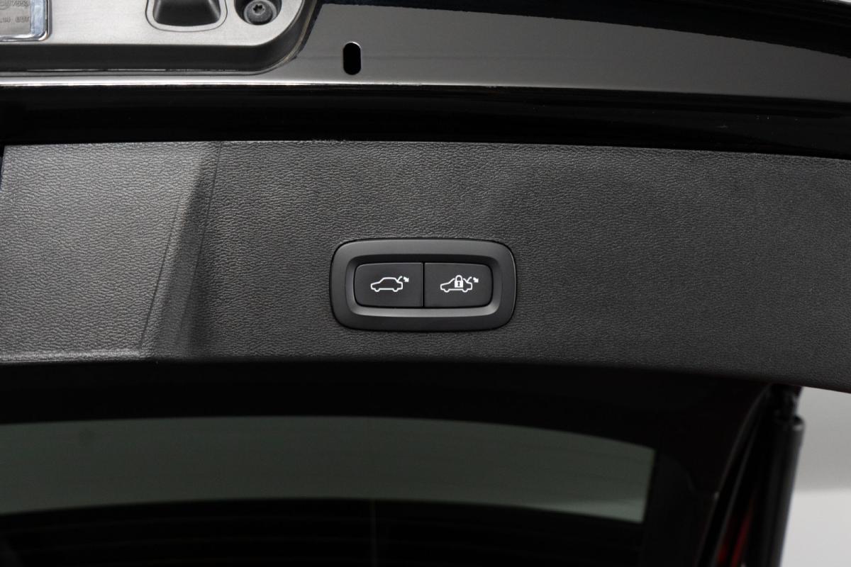 volvo-xc40-2023-hibrido-a-gasolina-1477cc