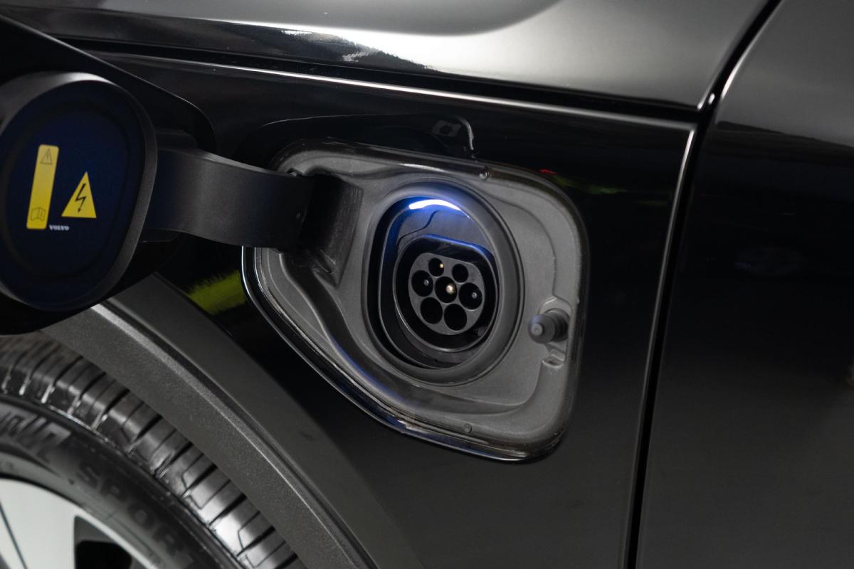 volvo-xc40-2023-hibrido-a-gasolina-1477cc