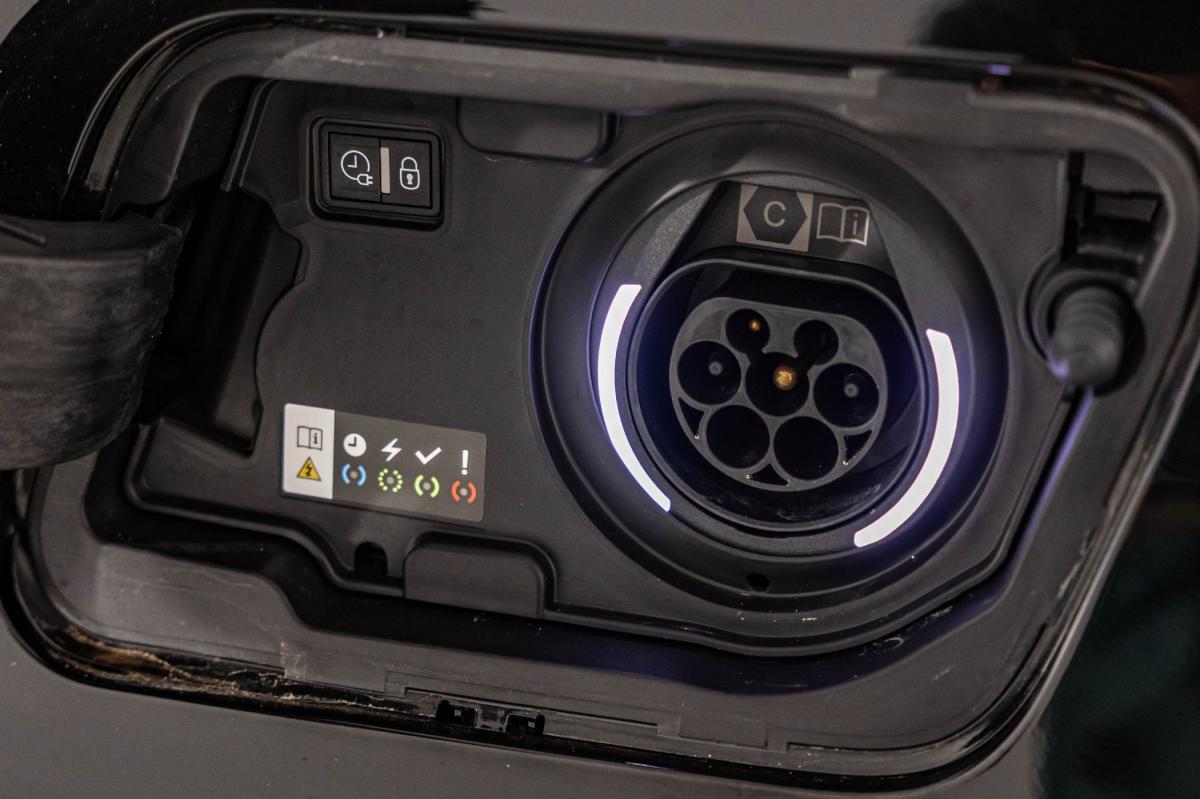 peugeot-3008-2023-hibrido-a-gasolina-1598cc