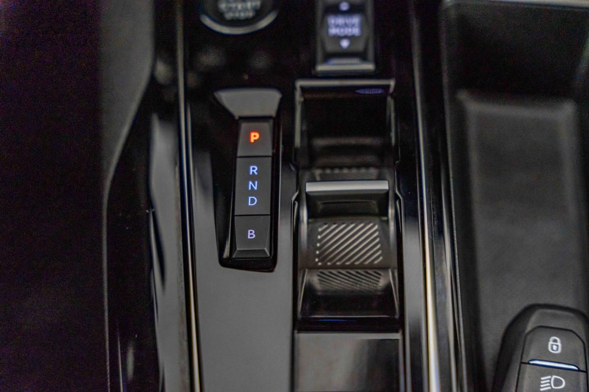 peugeot-3008-2023-hibrido-a-gasolina-1598cc