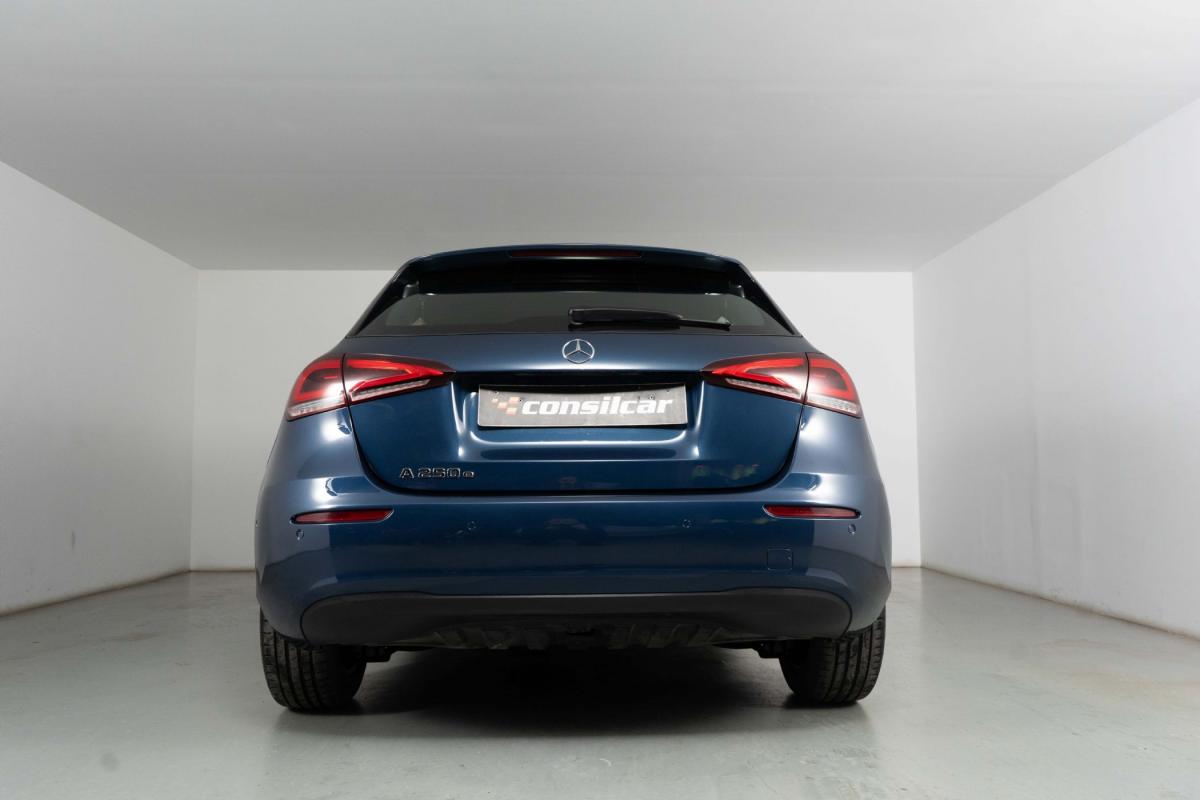 mercedes-benz-classe-a-2021-hibrido-a-gasolina-1332cc