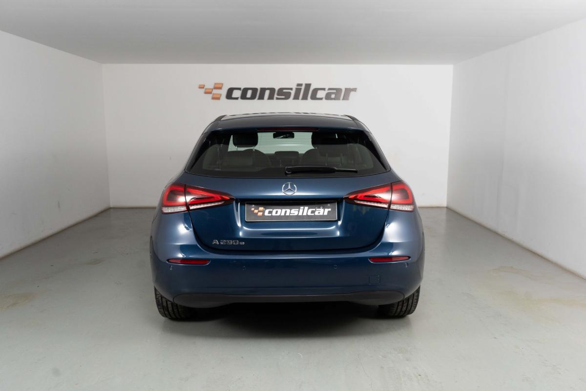 mercedes-benz-classe-a-2021-hibrido-a-gasolina-1332cc