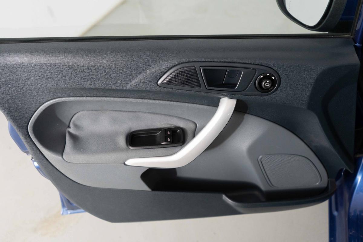 ford-fiesta-2010-gasolina-1242cc