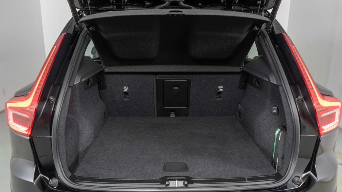 volvo-xc40-2021-hibrido-a-gasolina-1477cc
