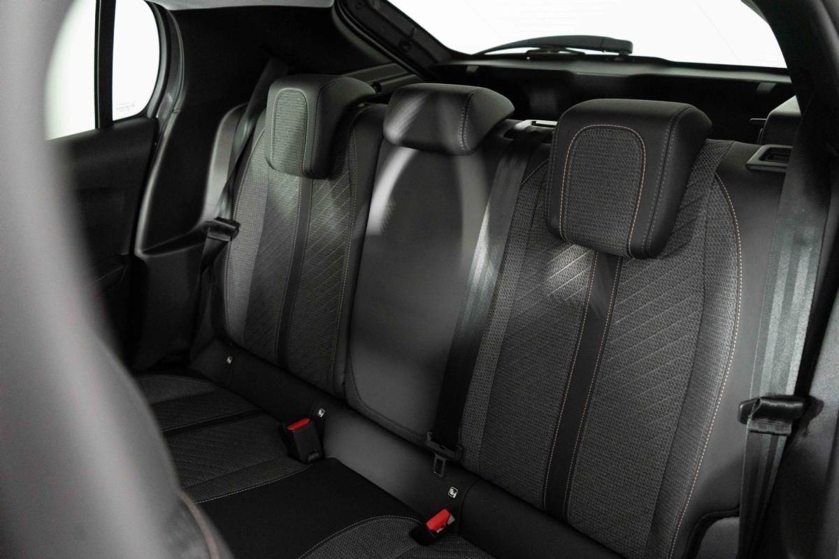 peugeot-208-2025-gasolina-1199cc