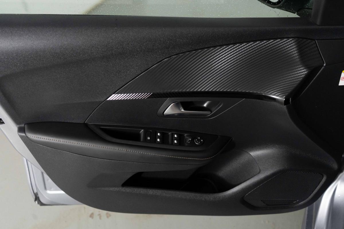 peugeot-208-2025-gasolina-1199cc