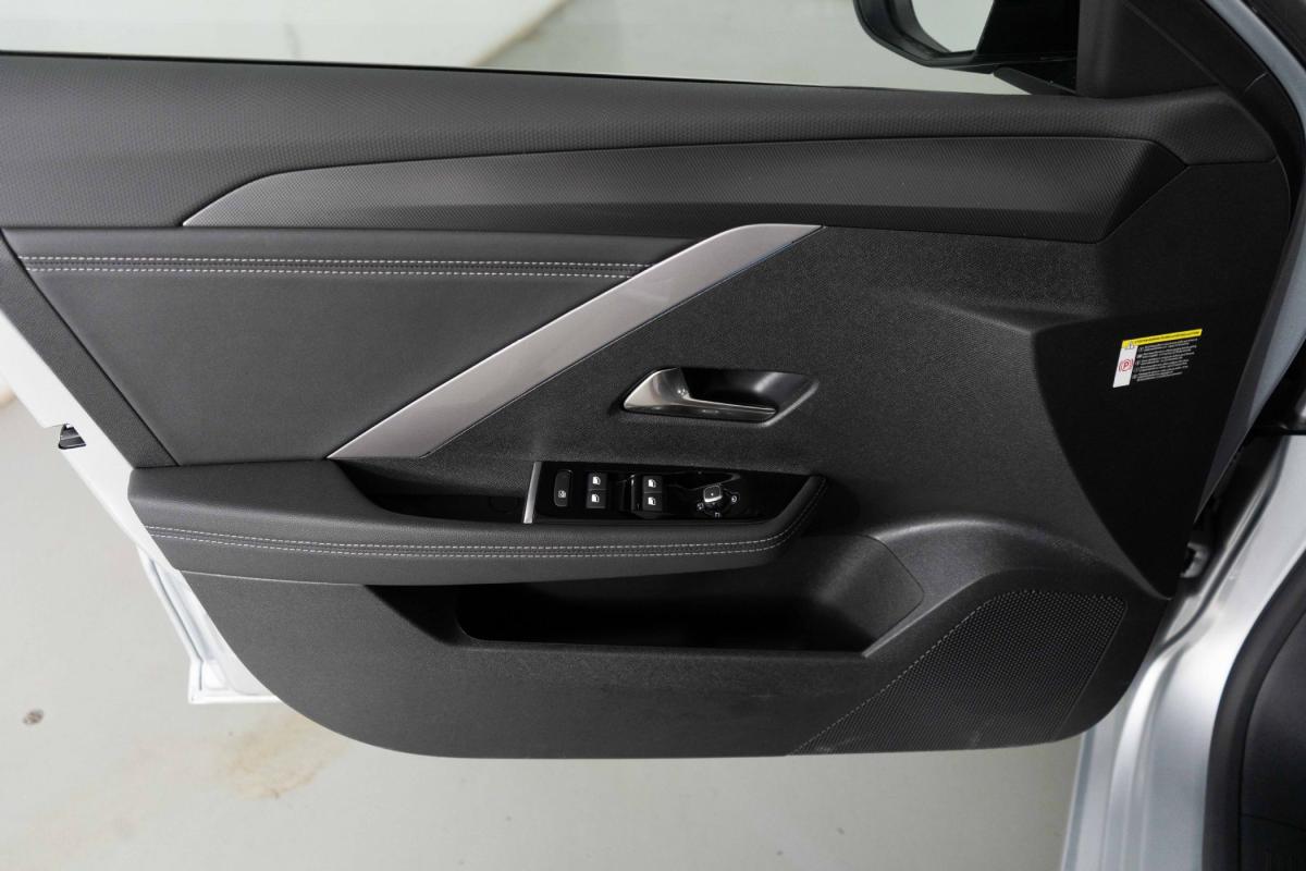 opel-astra-2025-gasolina-1199cc