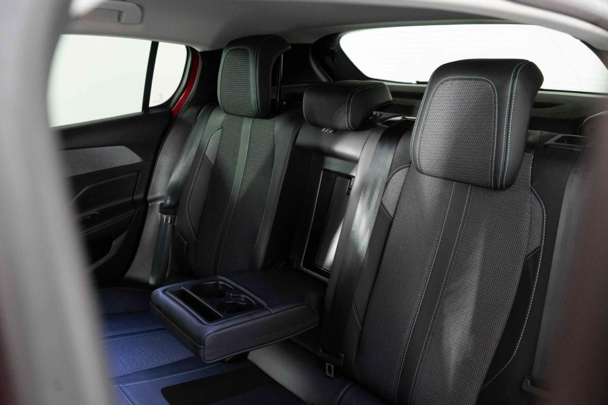 peugeot-308-2024-gasolina-1199cc
