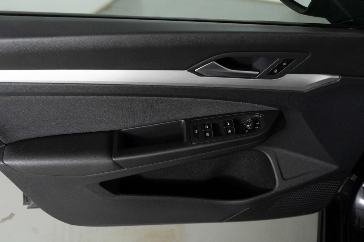 volkswagen-golf-2023-gasolina-999cc