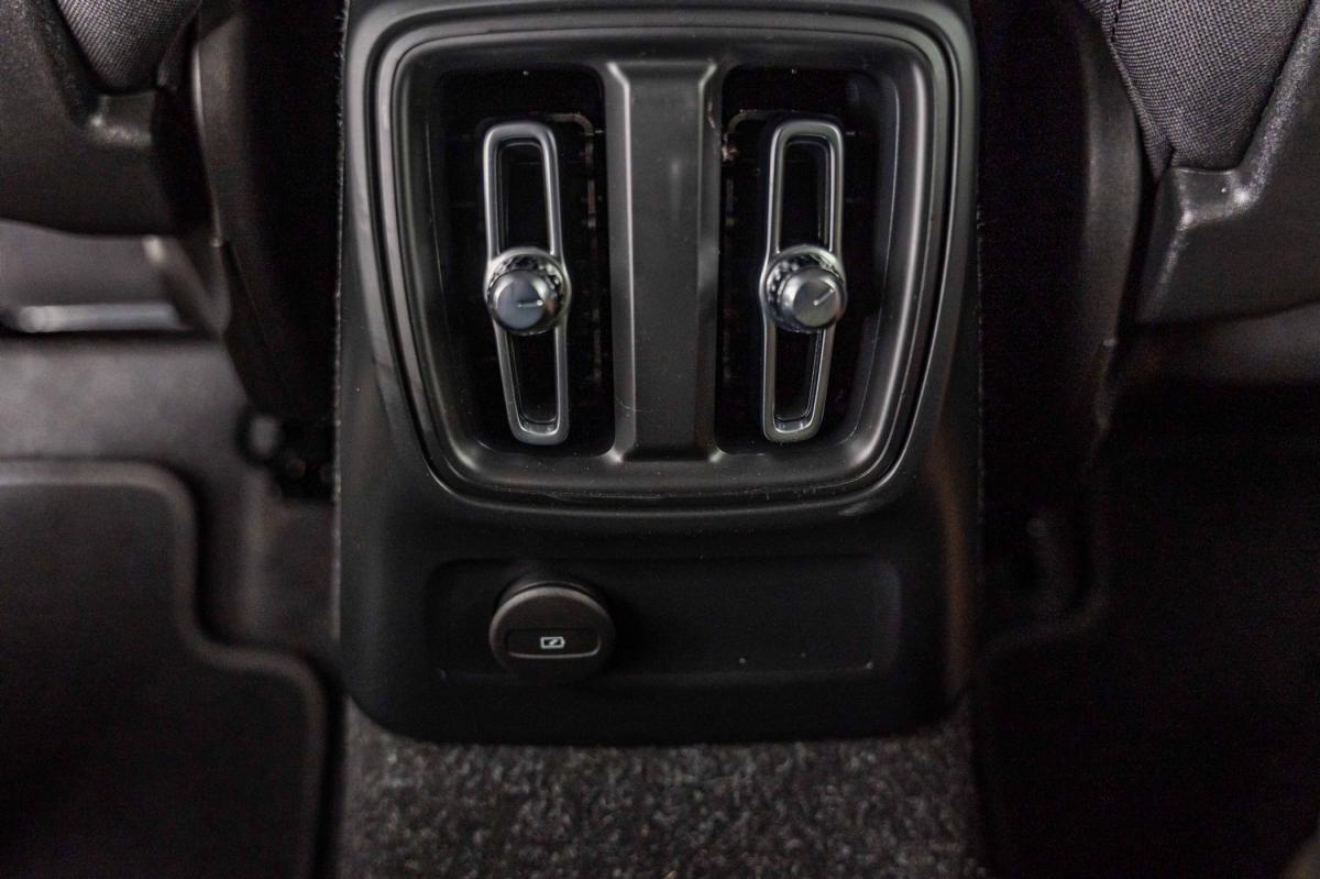 volvo-xc40-2021-hibrido-a-gasolina-1477cc