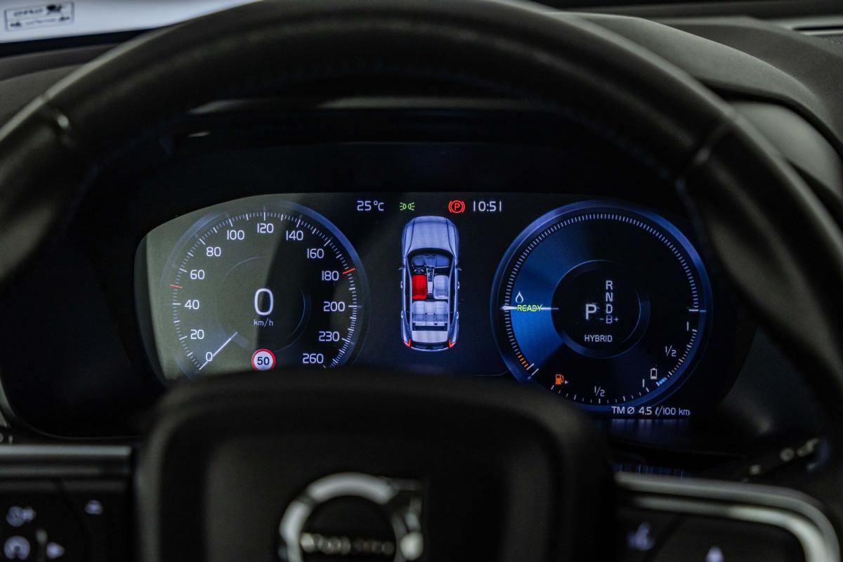volvo-xc40-2021-hibrido-a-gasolina-1477cc