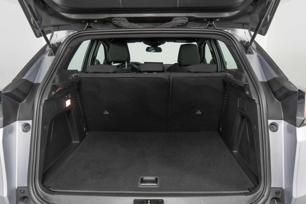peugeot-3008-2023-hibrido-a-gasolina-1598cc