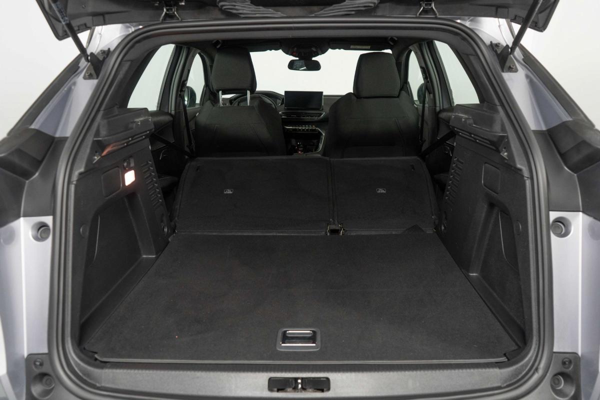 peugeot-3008-2023-hibrido-a-gasolina-1598cc